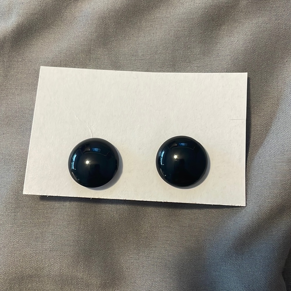 black earrings!
